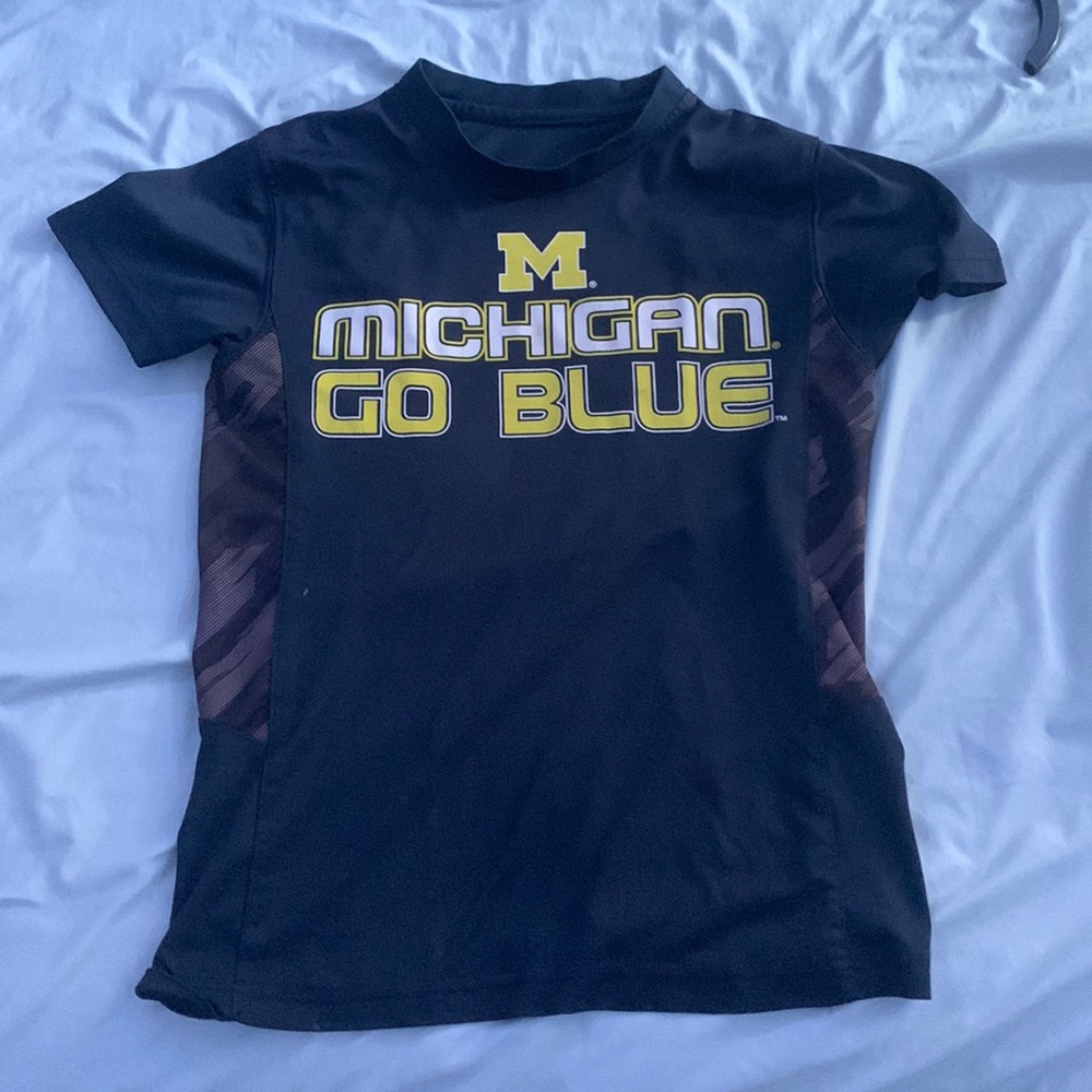 〽️ MICHIGAN Go Blue navy blue shirt